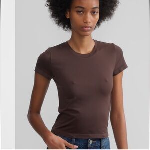 SOLD DEPOP🤎Aritzia Sunday Best Sinch Seamless Willow T-Shirt